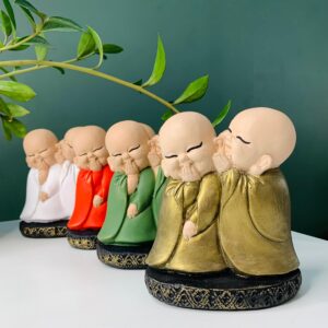 Dupla de monges susurrando